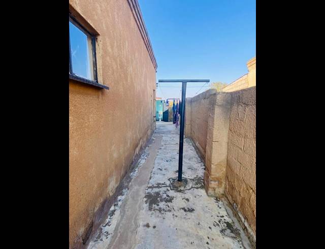 3 BEDROOM HOUSE FOR SALE IN LANGAVILLE